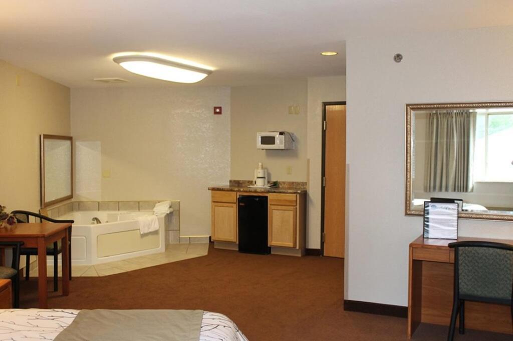 Inn Edmore Inn